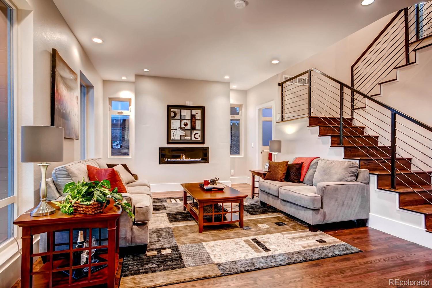 2660 King Living to Stairway
