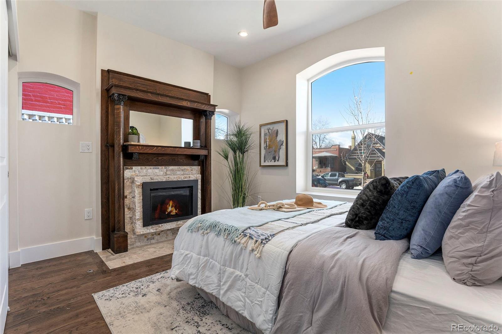 New 400 Pearl Bedroom